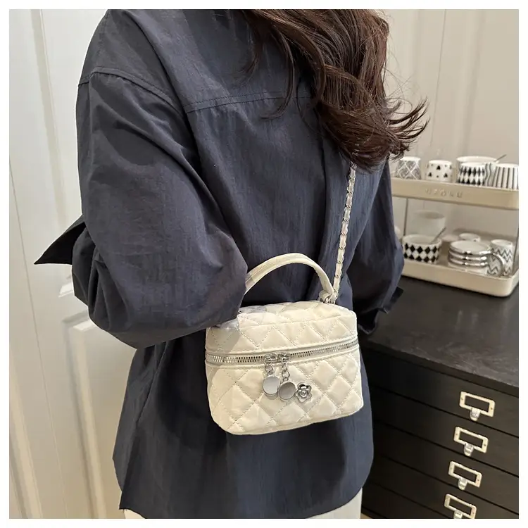 Black Diamond Plaid Chain Mini Shoulder Bag Women — feature 35