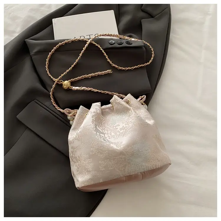 Chinese Embroidered Pearl Chain Shoulder Bag — feature 15