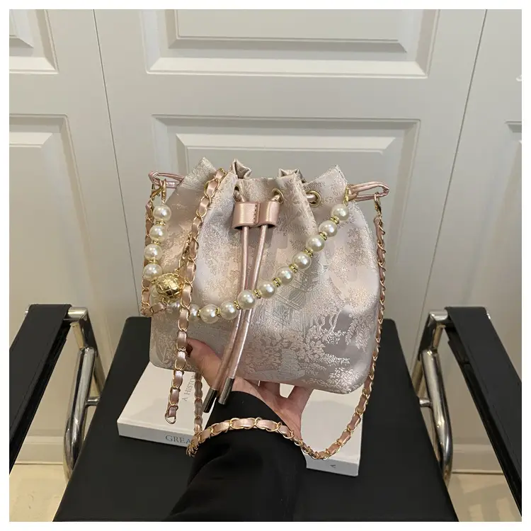 Chinese Embroidered Pearl Chain Shoulder Bag — feature 27