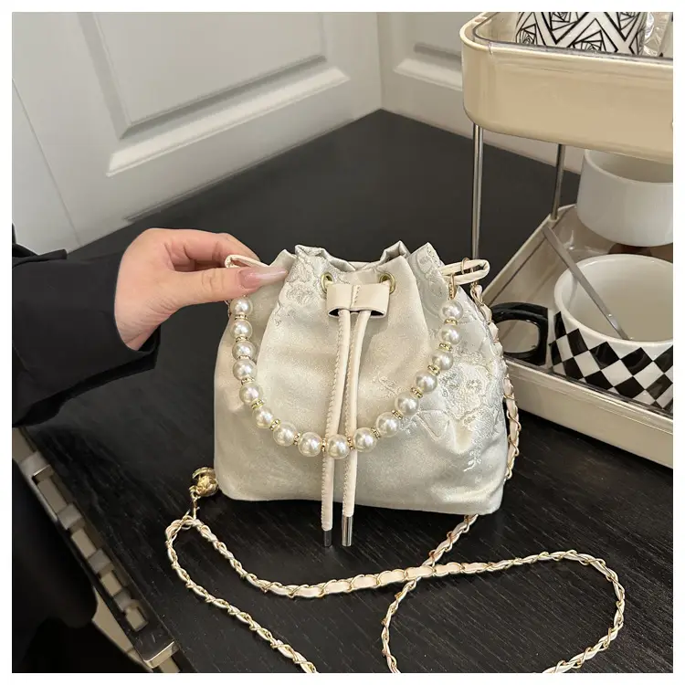 Chinese Embroidered Pearl Chain Shoulder Bag — feature 35