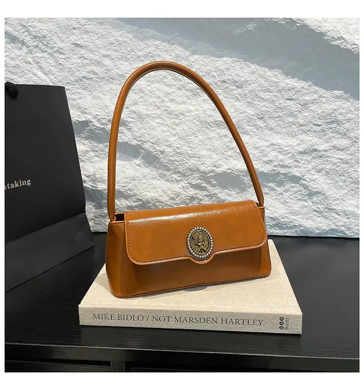 Korean Style Women's Retro Brown Crossbody Bag 2025 — feature 29