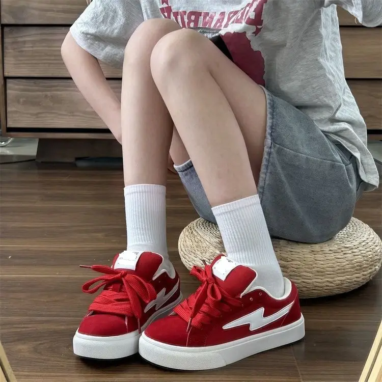 Vintage Niche Red Bread Sneakers Women's Ins Trendy 2025 Spring New All-match Canvas Shoes Sports Casual Shoes — feature 2