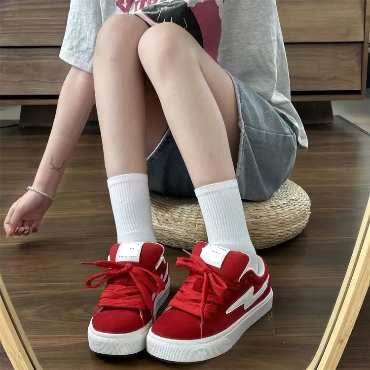 Vintage Niche Red Bread Sneakers Women's Ins Trendy 2025 Spring New All-match Canvas Shoes Sports Casual Shoes — feature 4
