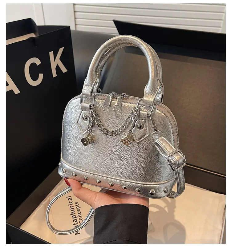Silver Chain Handbag Small Fashion Shoulder Bag — feature 3
