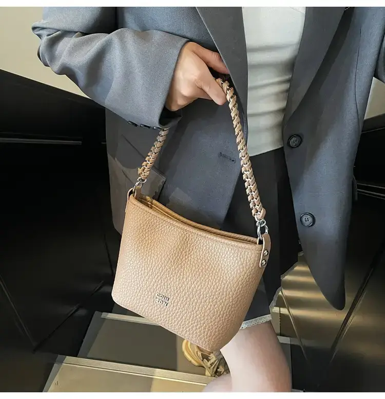 Women's Chain Crossbody Bag Beige 2025 Trendy — feature 27
