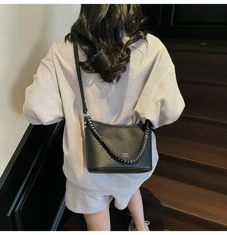 Women's Chain Crossbody Bag Beige 2025 Trendy — feature 33
