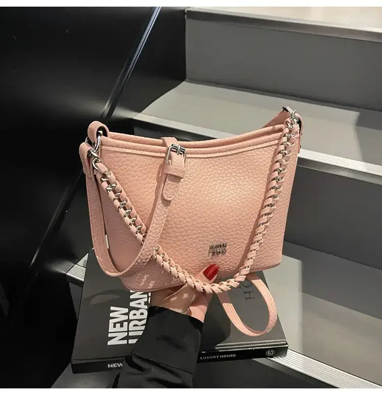 Women's Chain Crossbody Bag Beige 2025 Trendy — feature 38