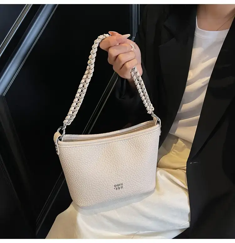 Women's Chain Crossbody Bag Beige 2025 Trendy — feature 49