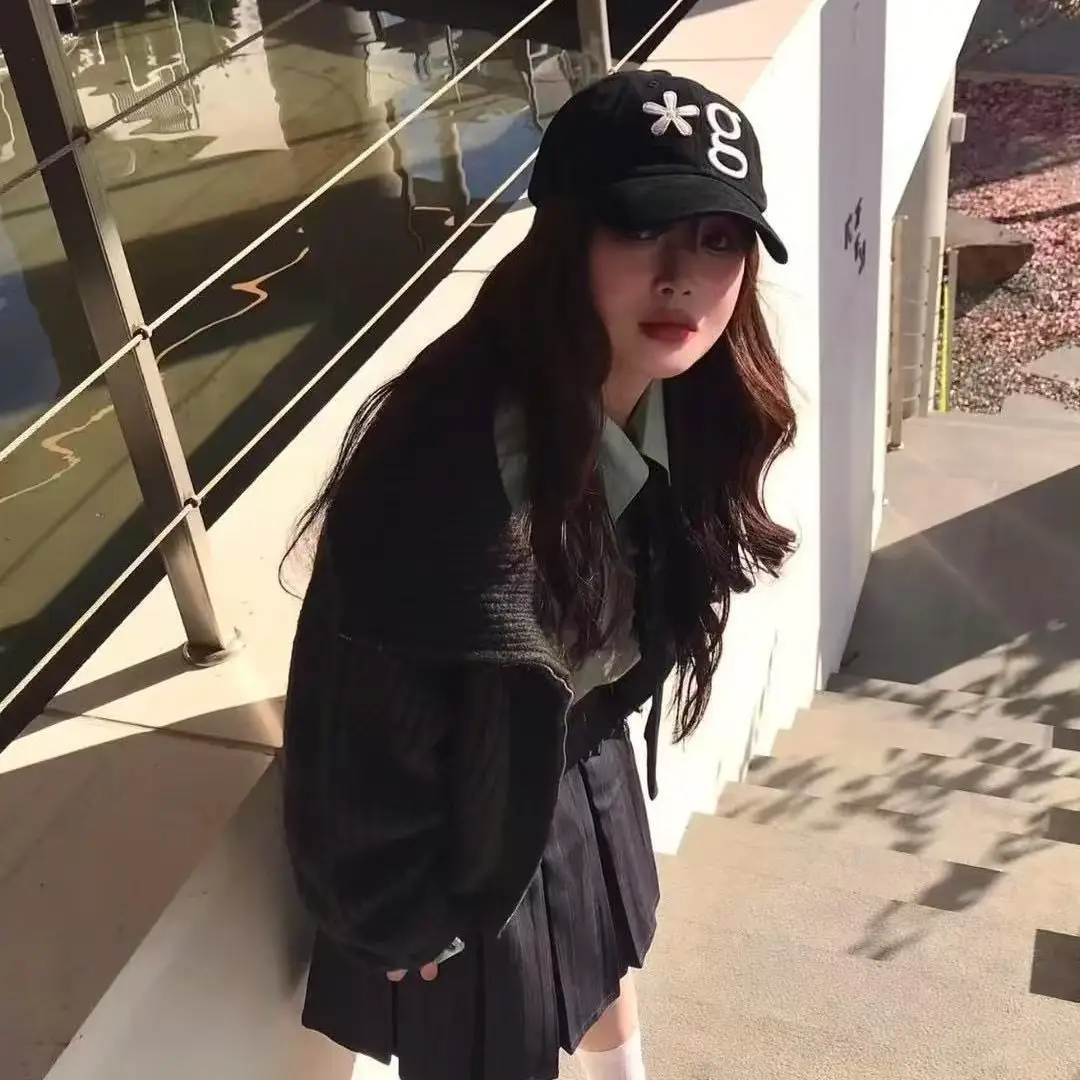 Korean Style Black Cap with Star & G Logo - Image 5