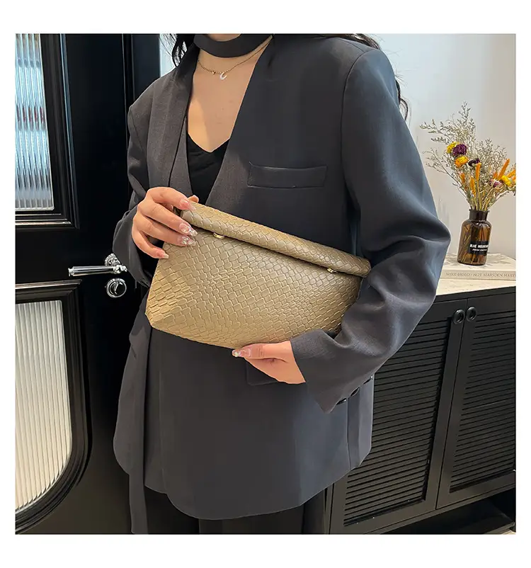Women's Korean-style Crossbody Bag Beige 2025 Spring Summer — feature 10