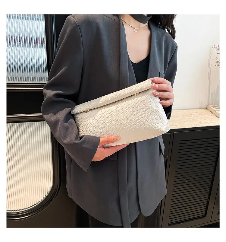 Women's Korean-style Crossbody Bag Beige 2025 Spring Summer — feature 13