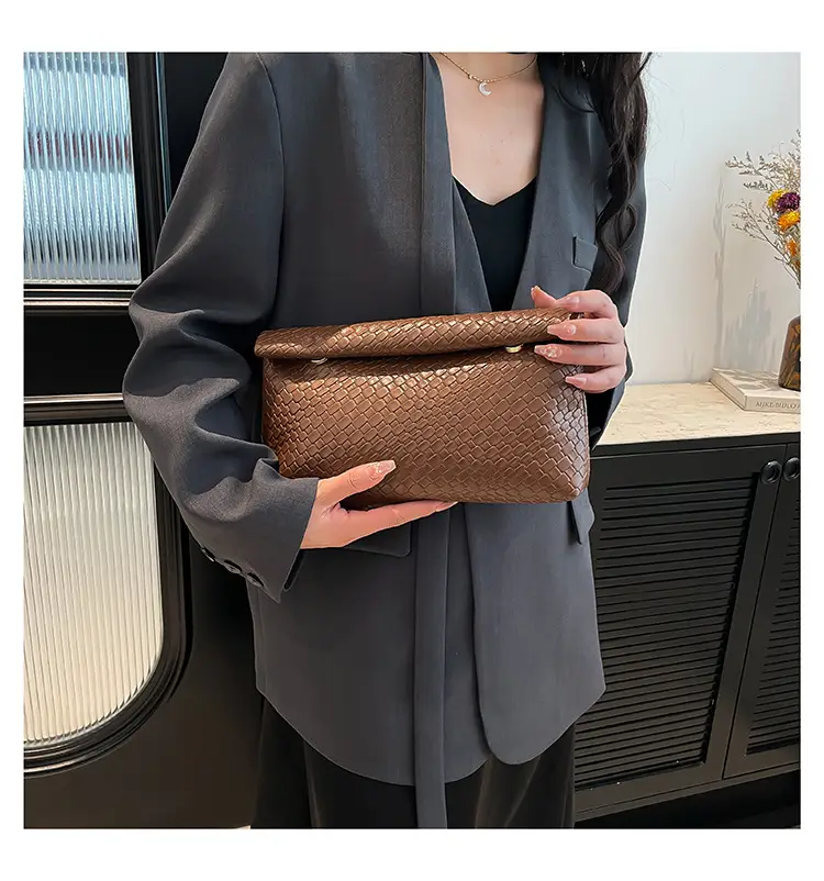 Women's Korean-style Crossbody Bag Beige 2025 Spring Summer — feature 14