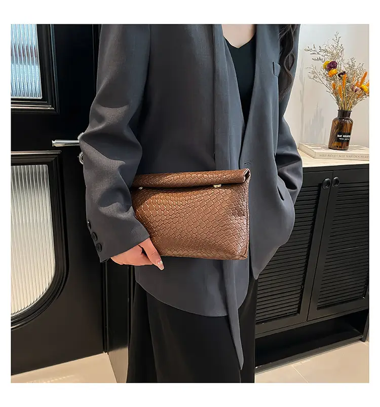 Women's Korean-style Crossbody Bag Beige 2025 Spring Summer — feature 15
