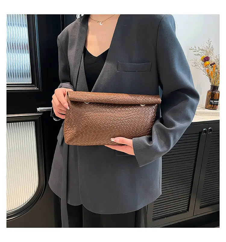 Women's Korean-style Crossbody Bag Beige 2025 Spring Summer — feature 16