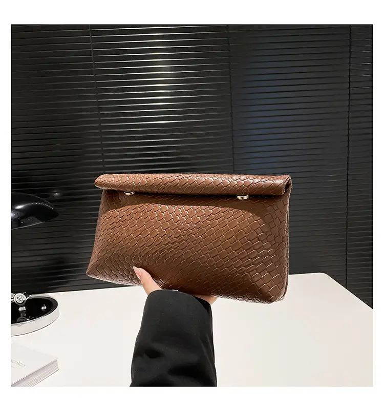 Women's Korean-style Crossbody Bag Beige 2025 Spring Summer — feature 27
