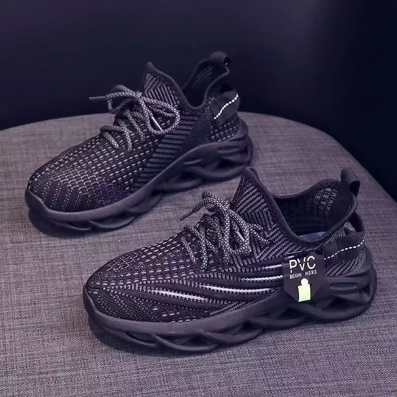 Spring and Summer Women's Flyknit Sports Shoes 2026 New Fashion Lightweight Running Flyknit Breathable Casual Student Shoes for Women