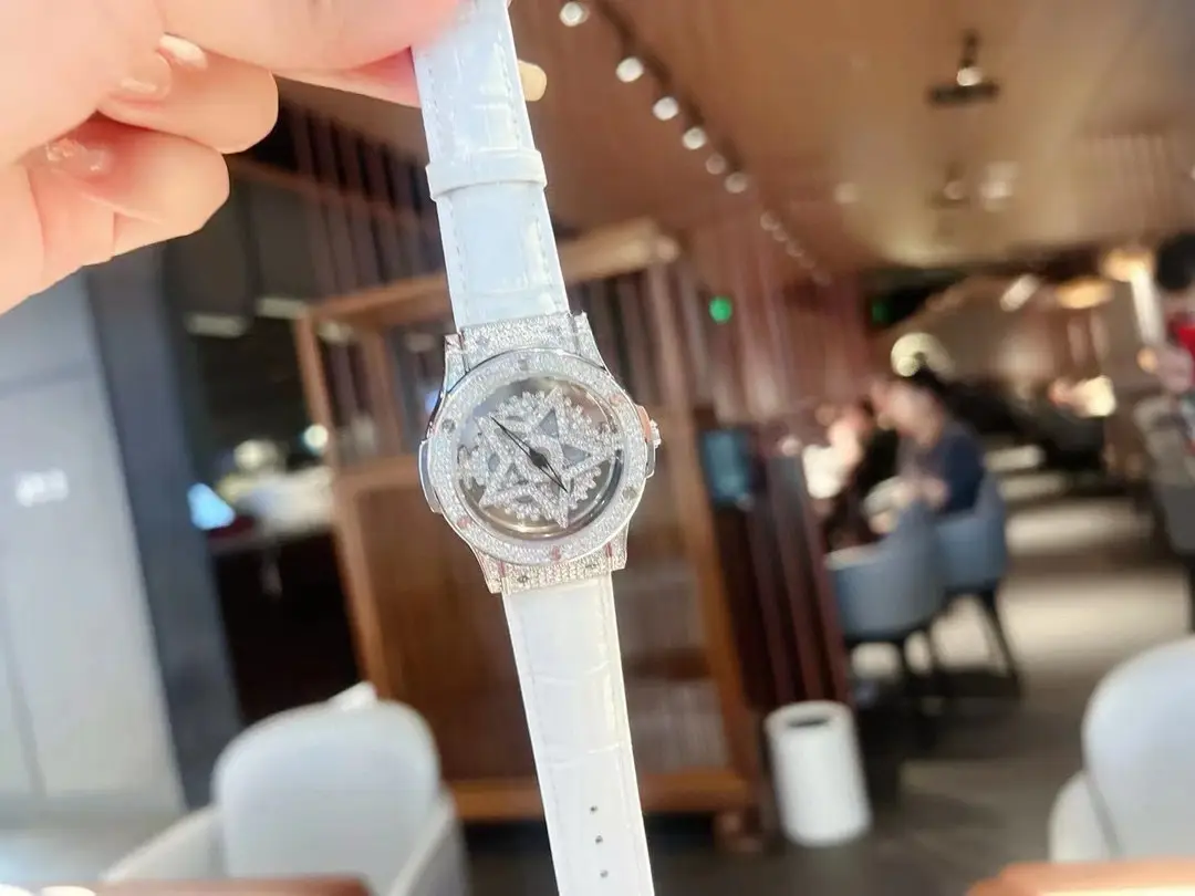 Women's Quartz Watch with Black Leather Strap — feature 3