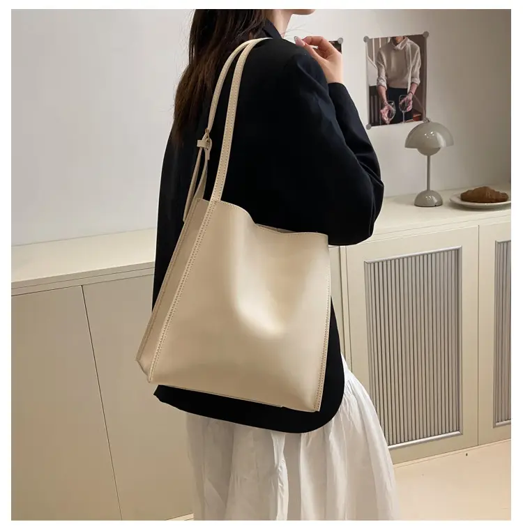 Women Large Brown Leather Shoulder Bag 2026 — feature 19