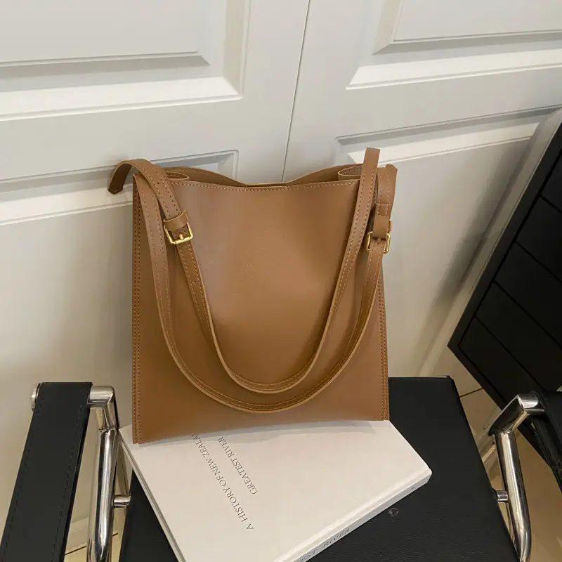 Women Large Brown Leather Shoulder Bag 2026 - Image 4