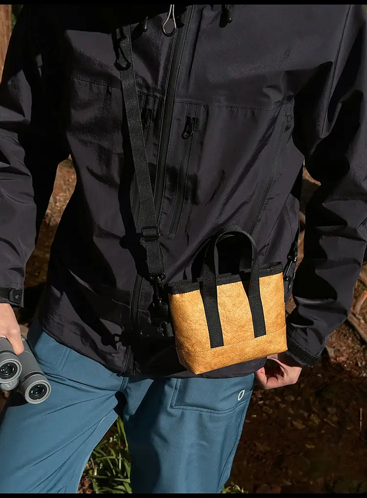 Men's Lightweight Hooded Key Bag with Wooden Detail — feature 12
