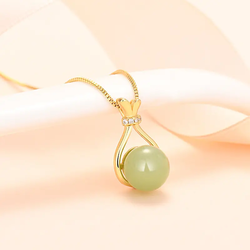 Green Lucky Necklace for Women with Fortune Bead Pendant
