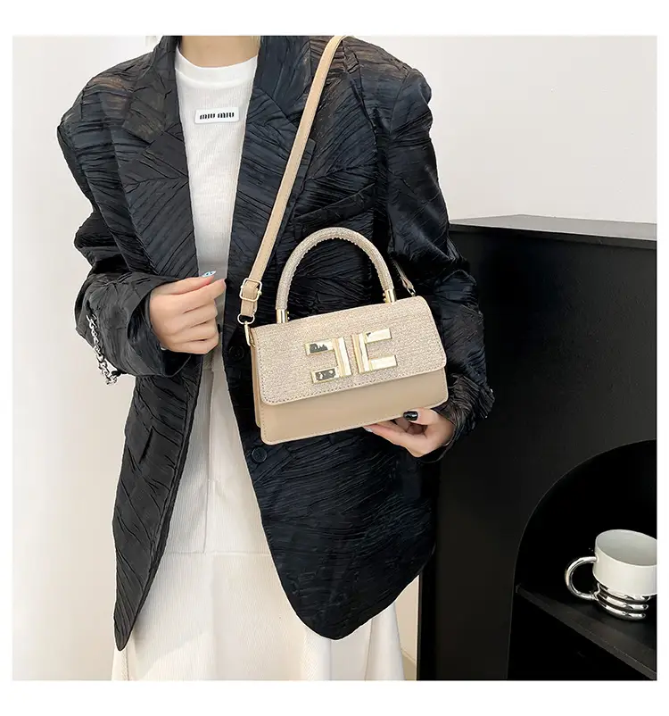Light Luxury Small Square Bag with HE Logo — feature 21