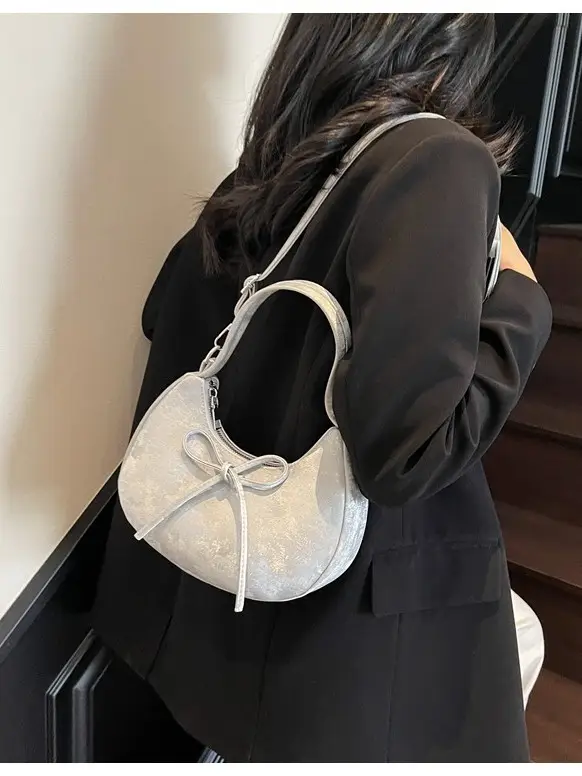 Black Velvet Shoulder Bag for Women Commute 2025 - Image 8