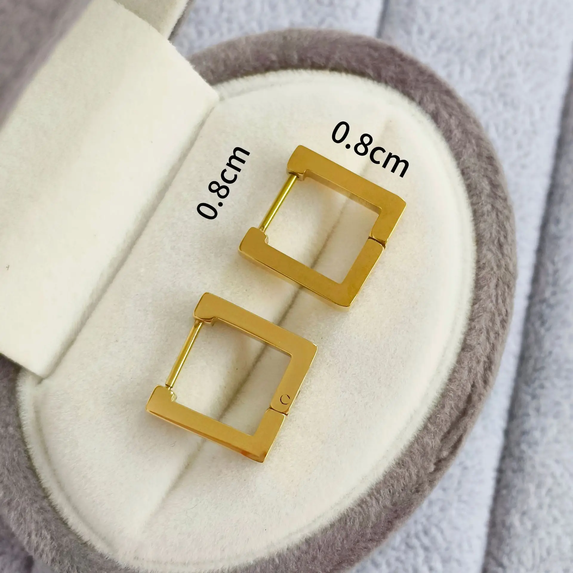 Geometric Square Earring Buckle 18k Gold Plated — feature 2