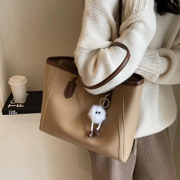 Women's Cream Leather Shoulder Bag with Keychain