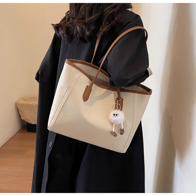 Women's Cream Leather Shoulder Bag with Keychain — feature 12