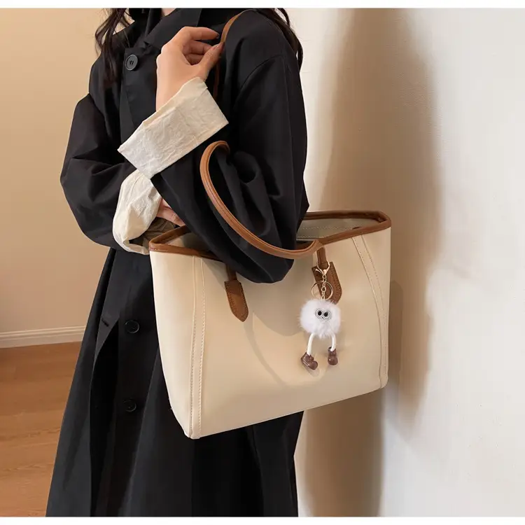 Women's Cream Leather Shoulder Bag with Keychain — feature 14