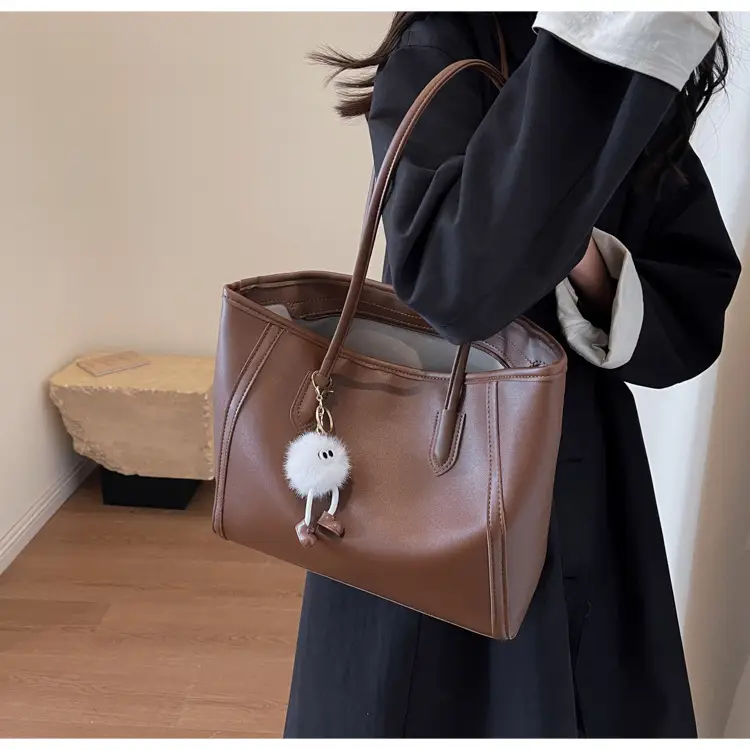 Women's Cream Leather Shoulder Bag with Keychain — feature 18