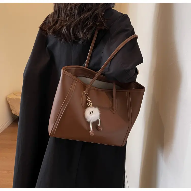 Women's Cream Leather Shoulder Bag with Keychain — feature 21