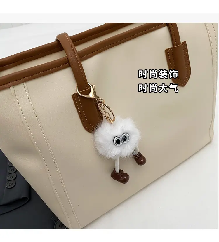 Women's Cream Leather Shoulder Bag with Keychain — feature 5