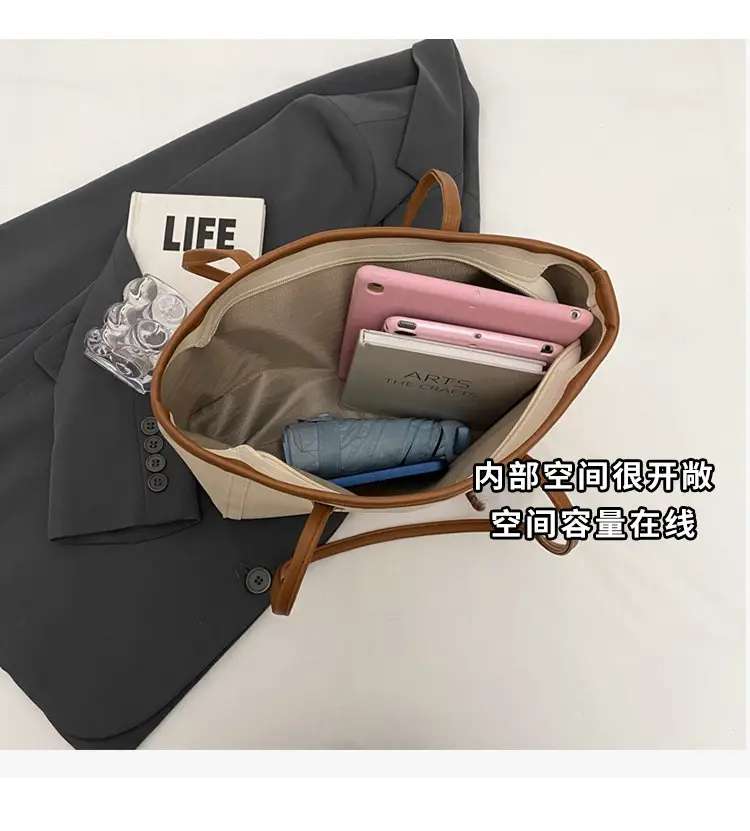 Women's Cream Leather Shoulder Bag with Keychain — feature 6