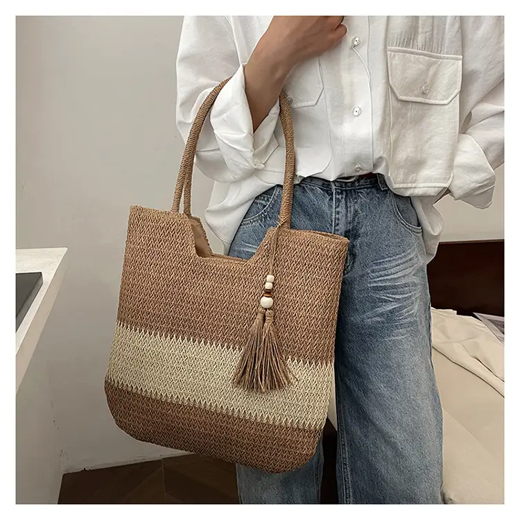 Summer Straw Woven Shoulder Bag with Tassel — feature 12