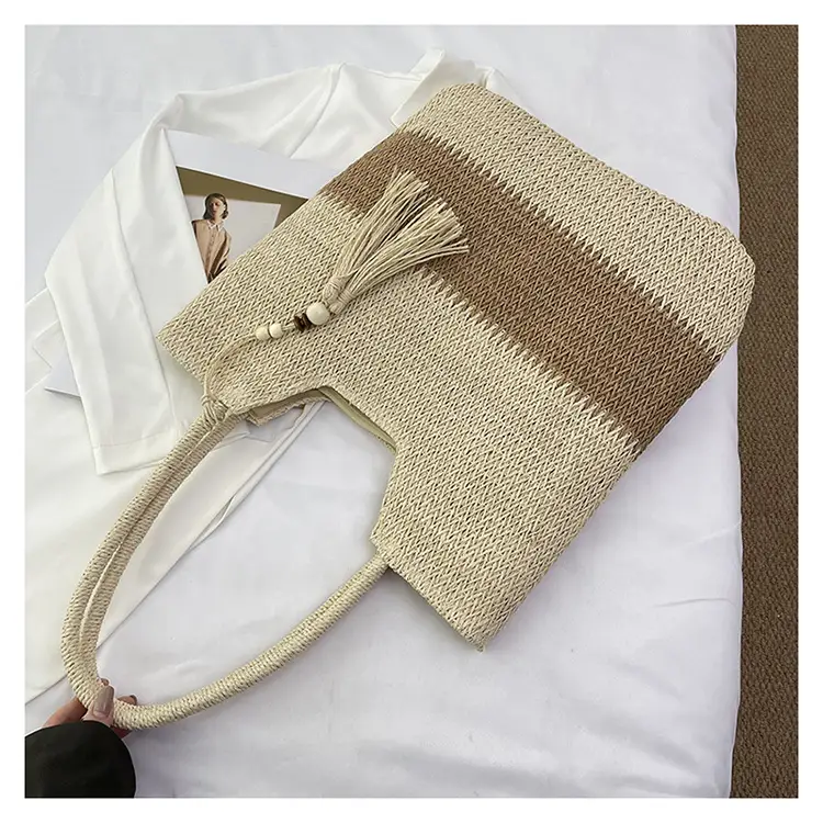 Summer Straw Woven Shoulder Bag with Tassel — feature 17