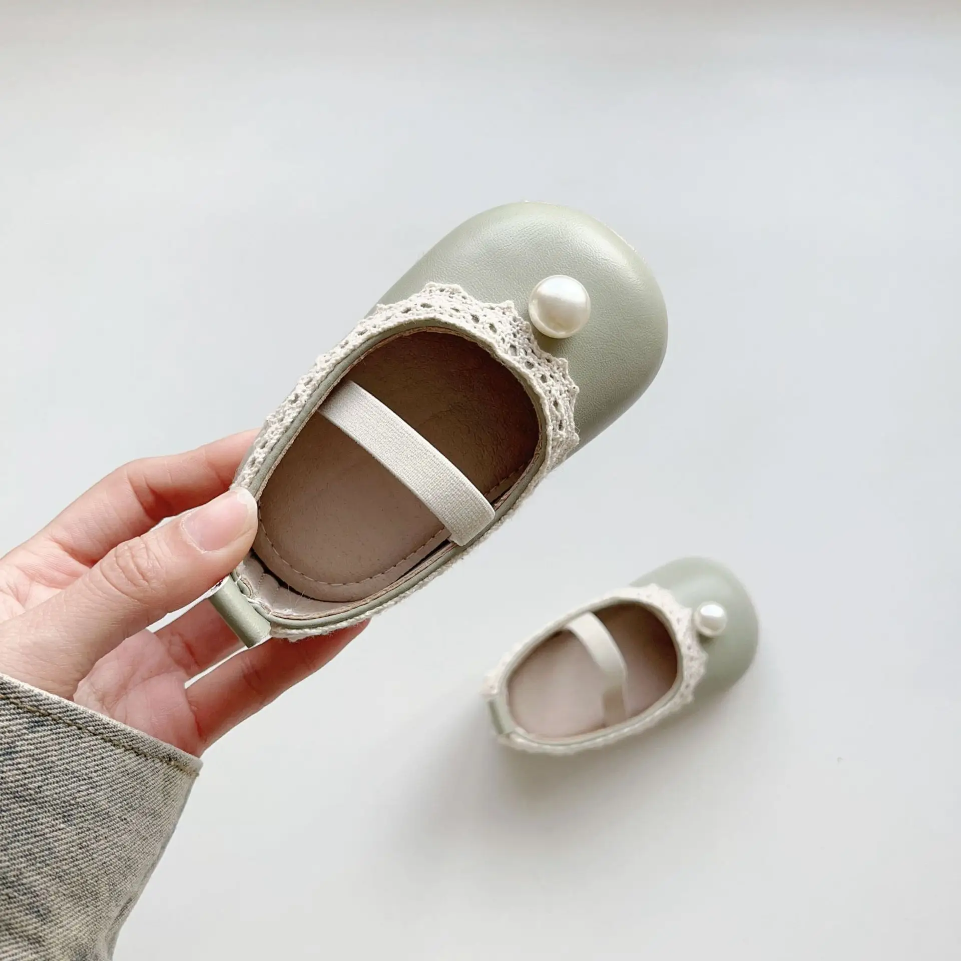 Baby Pearl Leather Mary Jane Shoes for Girls — feature 10