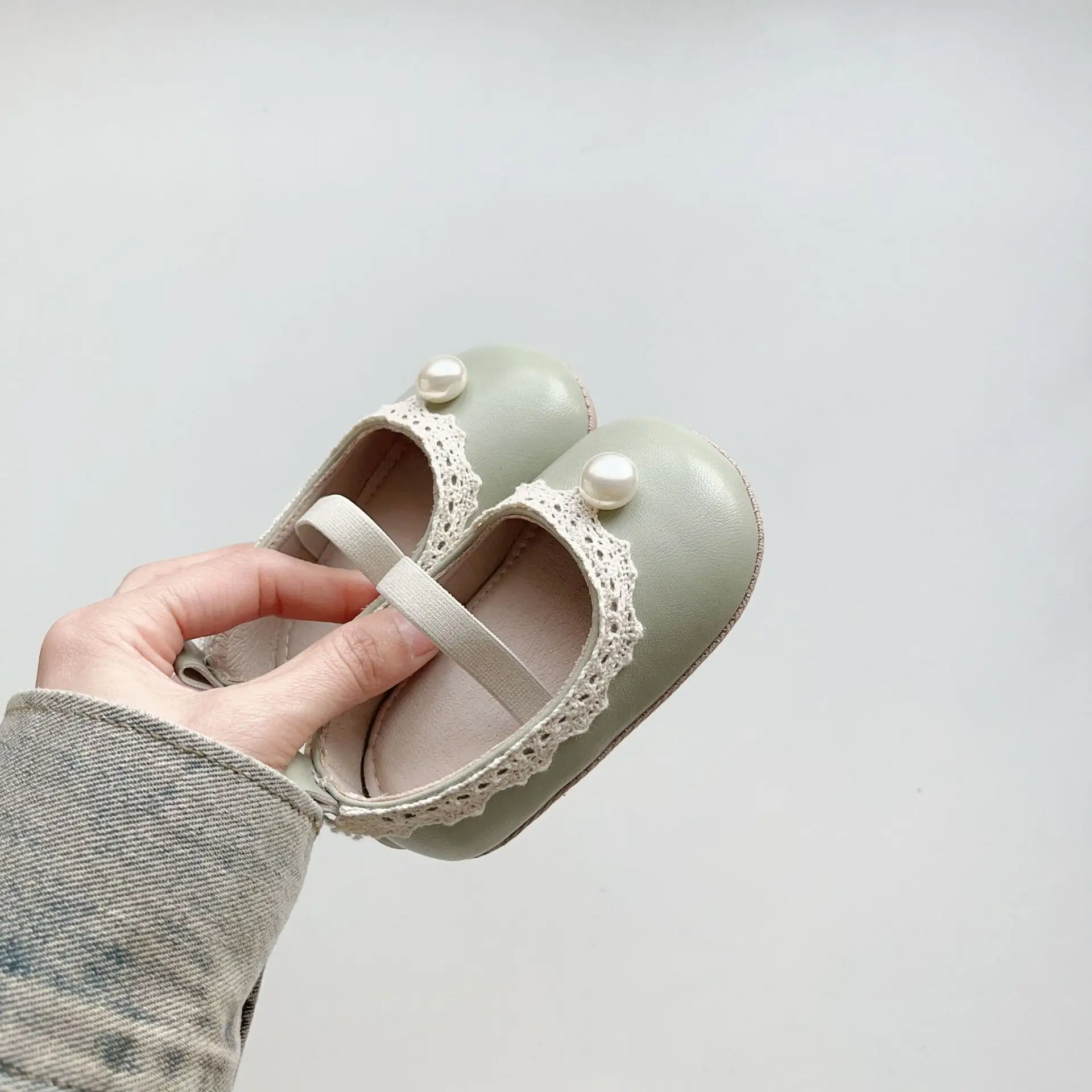 Baby Pearl Leather Mary Jane Shoes for Girls — feature 11