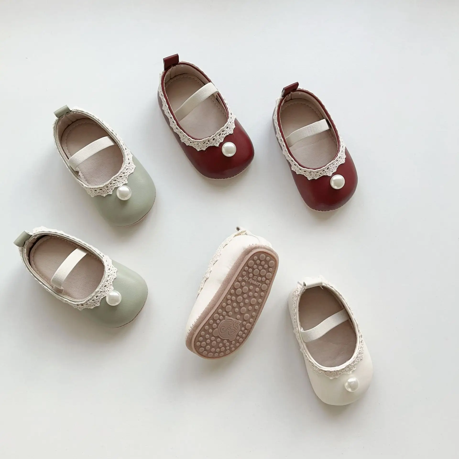 Baby Pearl Leather Mary Jane Shoes for Girls — feature 4