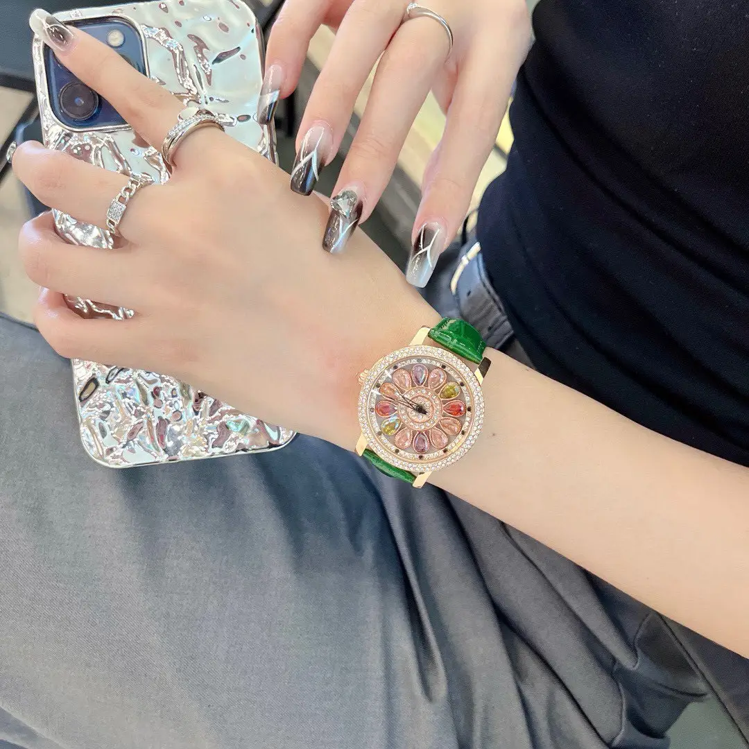 Women's Cross-border Tide Watch with Rhinestone Dial — feature 7