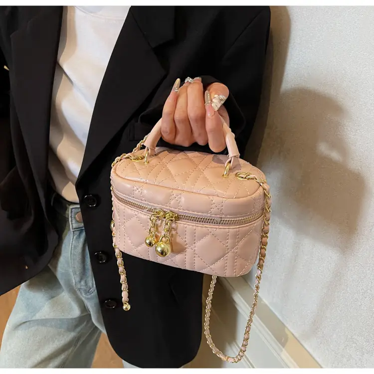 Women's Black Embroidered Chain Shoulder Bag 2025 New Arrival — feature 10