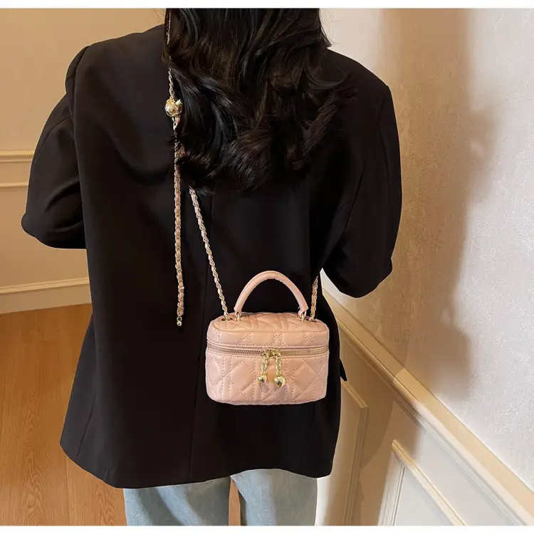 Women's Black Embroidered Chain Shoulder Bag 2025 New Arrival — feature 11