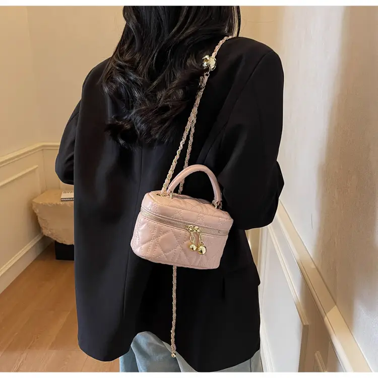 Women's Black Embroidered Chain Shoulder Bag 2025 New Arrival — feature 12