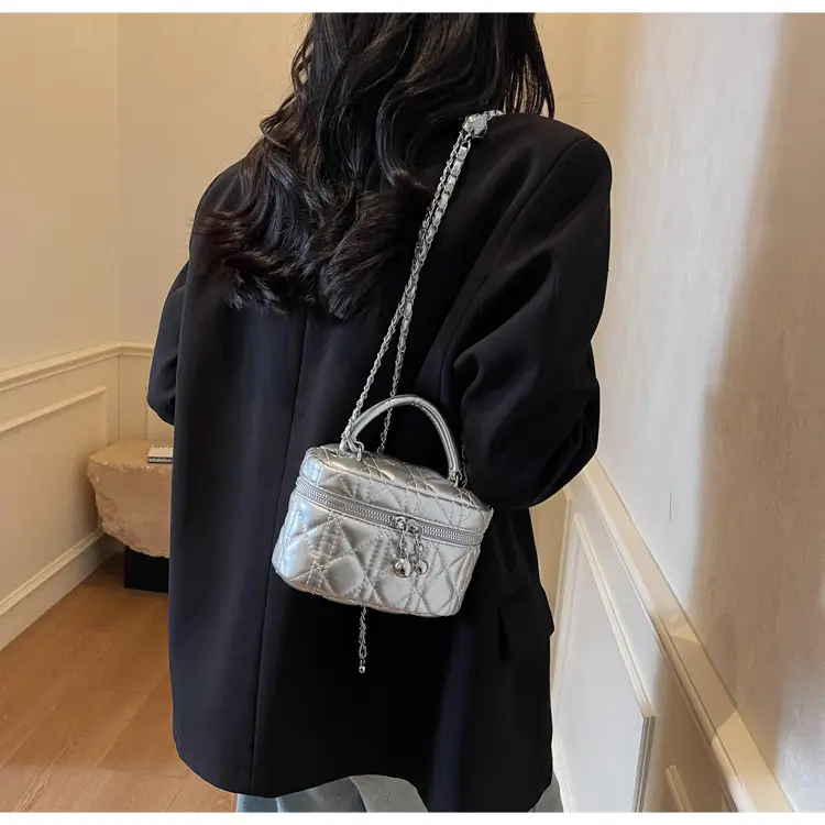 Women's Black Embroidered Chain Shoulder Bag 2025 New Arrival — feature 15
