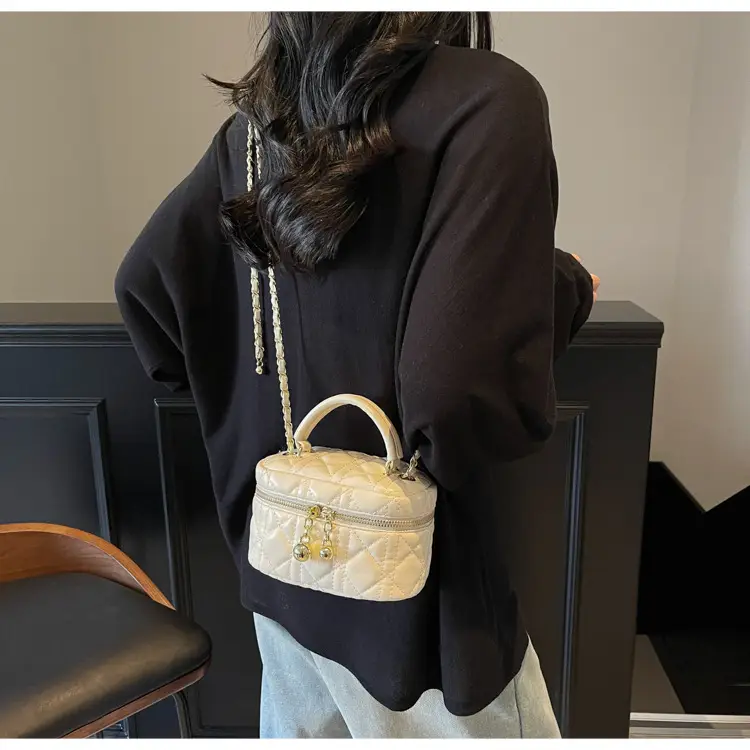 Women's Black Embroidered Chain Shoulder Bag 2025 New Arrival — feature 16