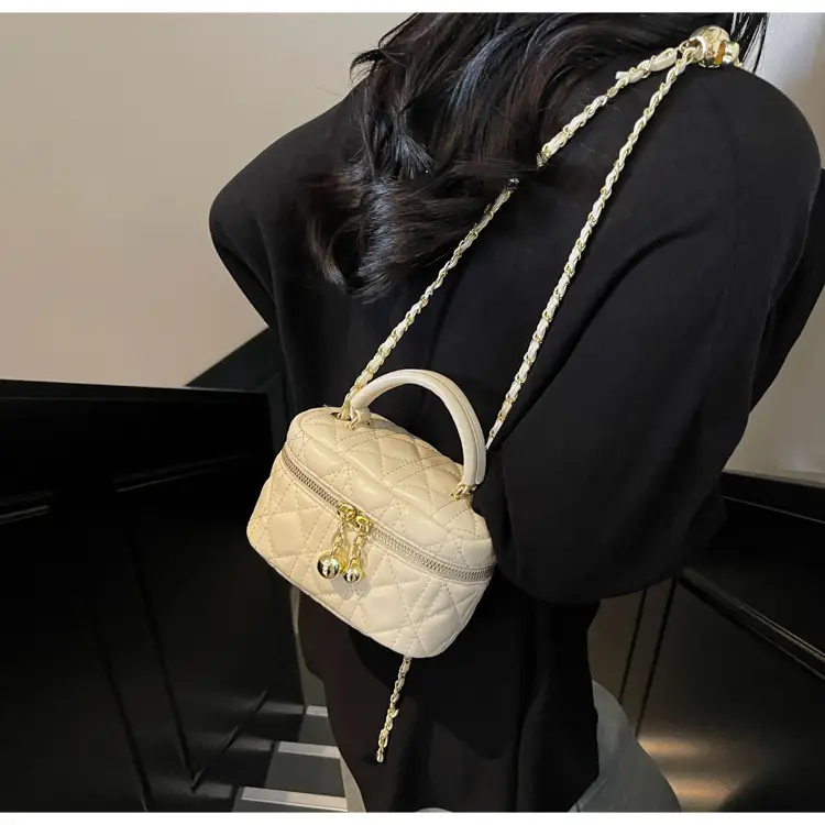 Women's Black Embroidered Chain Shoulder Bag 2025 New Arrival — feature 17