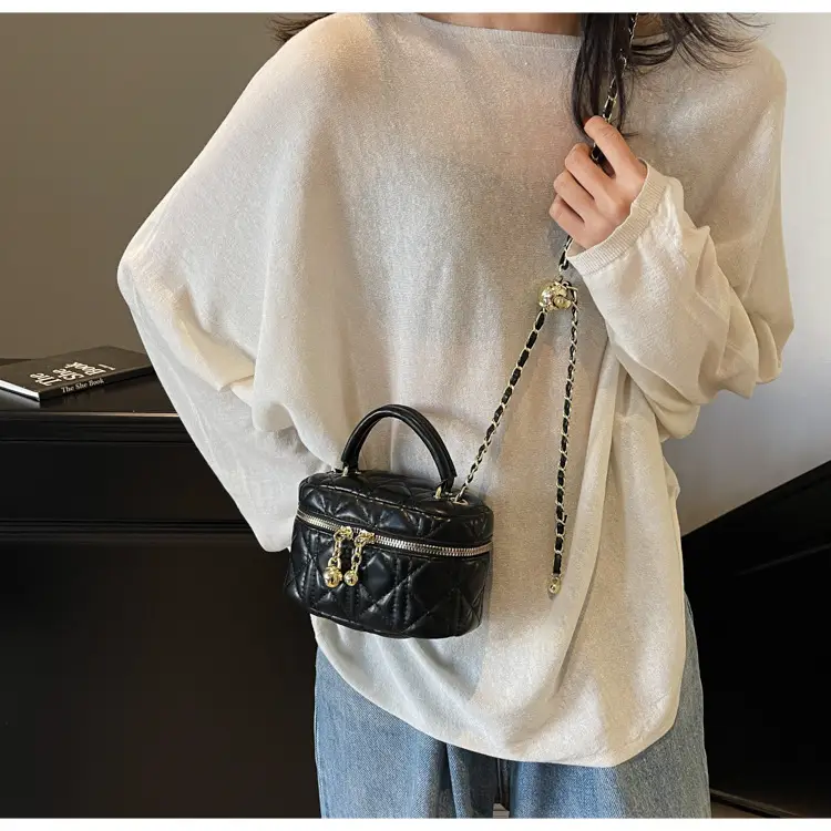Women's Black Embroidered Chain Shoulder Bag 2025 New Arrival — feature 20