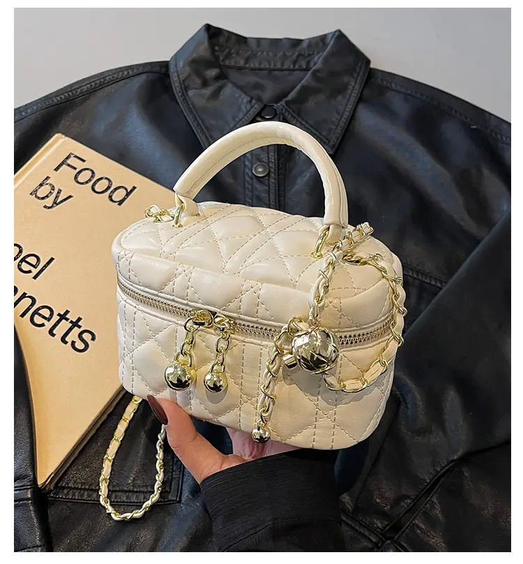 Women's Black Embroidered Chain Shoulder Bag 2025 New Arrival — feature 3