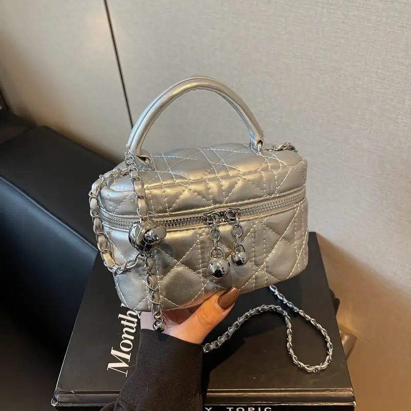 Women's Black Embroidered Chain Shoulder Bag 2025 New Arrival - Image 3
